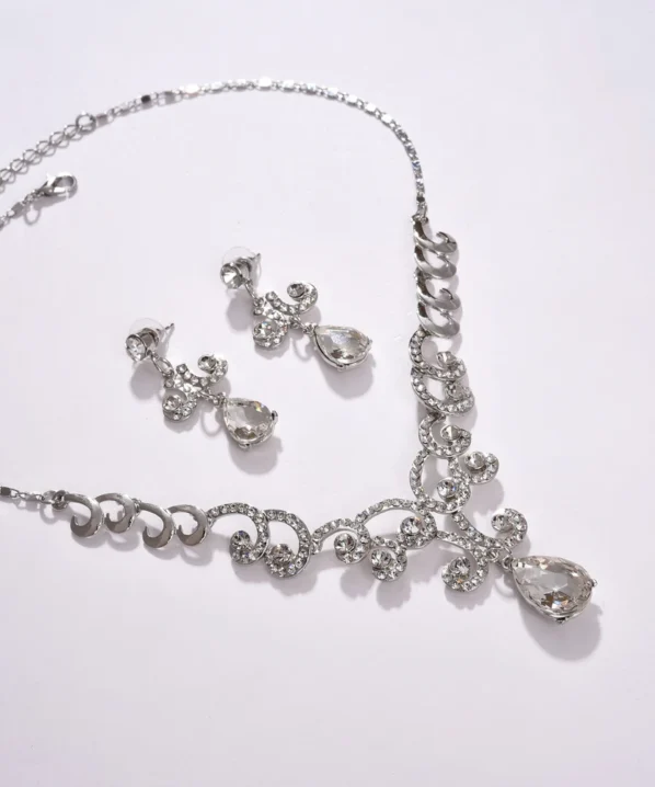 Elegant Diamond Necklace and Earrings Set by Tulua Jewels - Image 4